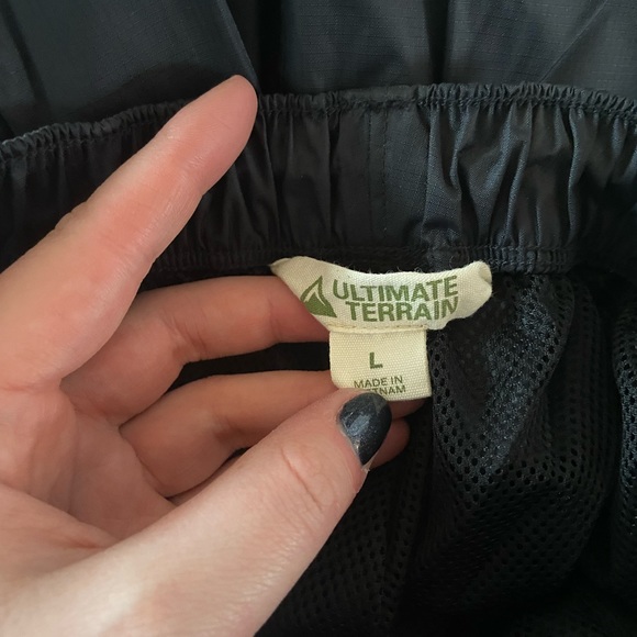 Ultimate Terrain Mens Rain Pants - Picture 3 of 3